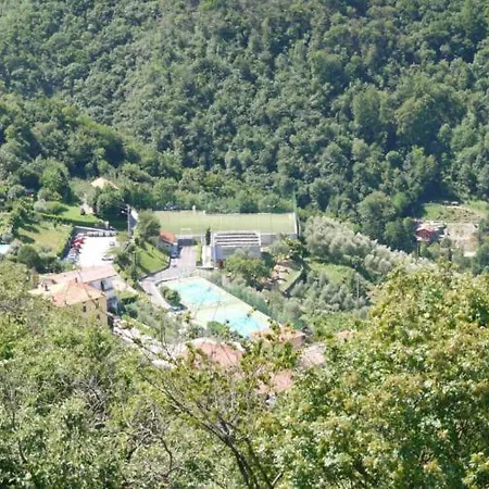 Sleeps 4 Pool Apartment